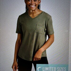 ZYIA Go To Pocket V-Neck Shirt M